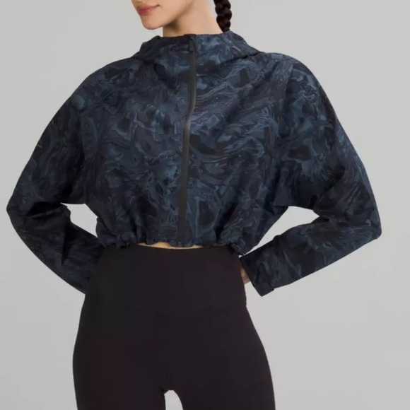 Lululemon NWOT Women's Cropped Jacket rare waterproof fabric builtin ventilation - Picture 4 of 9